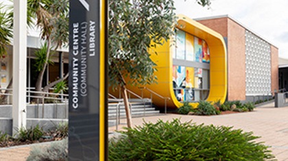 AcolourfulexterioroftheCivicBuilding