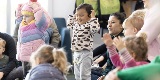 Imageoftoddlersdancingwithparents