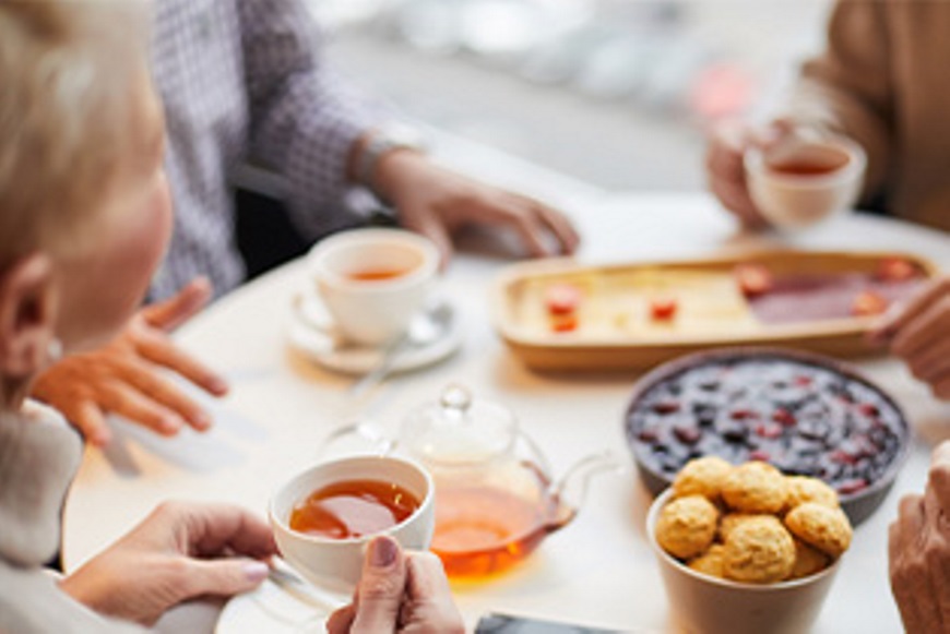 Peoplehavingmorningtea