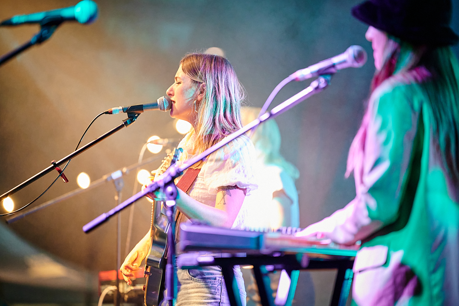 Singers at NEON Youth Festival 2023