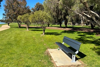 AnewbenchontheSouthPerthforeshore