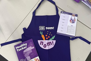 Anapronandhealthyeatingreadingmaterialsonatable