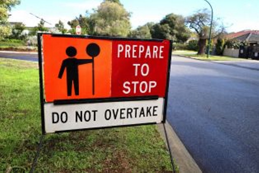 SignthatsaysPreparetoStop-DoNotOvertake