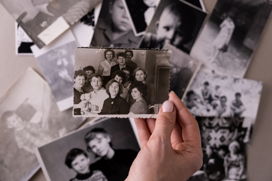 Handholdinganoldblackandwhitephotograph