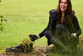 Youngpersonplantingaseedling