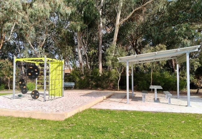 The activity cube and shelter with seating