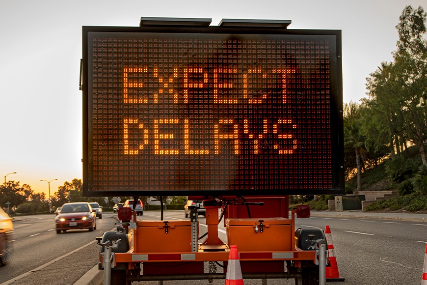 Road_works_street_expect_delays